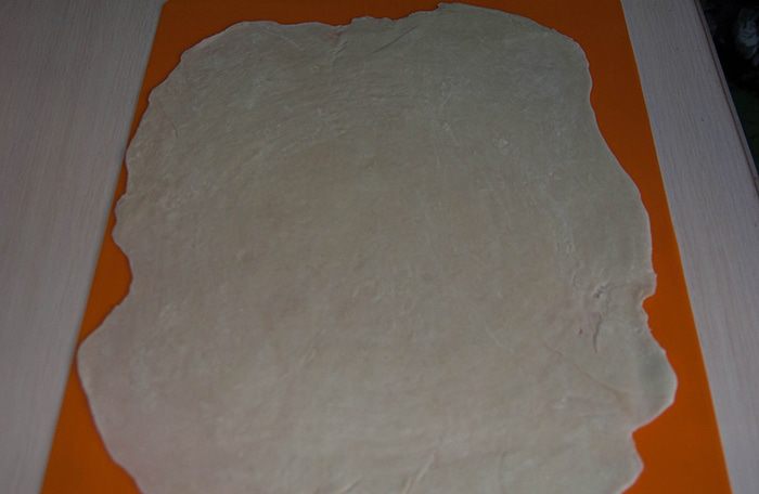 Штрудель с яблоками и изюмом