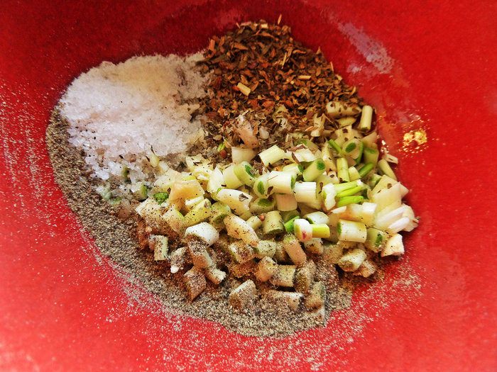 Курочка, запеченная в съедобной тарелке