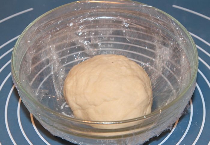 Штрудель из вытяжного теста с вишнями