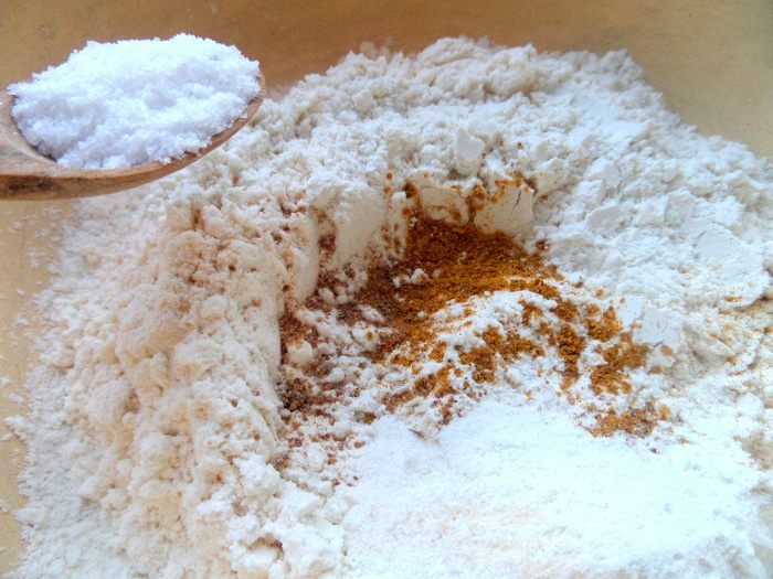 Кекс с брокколи, оливками и пармезаном