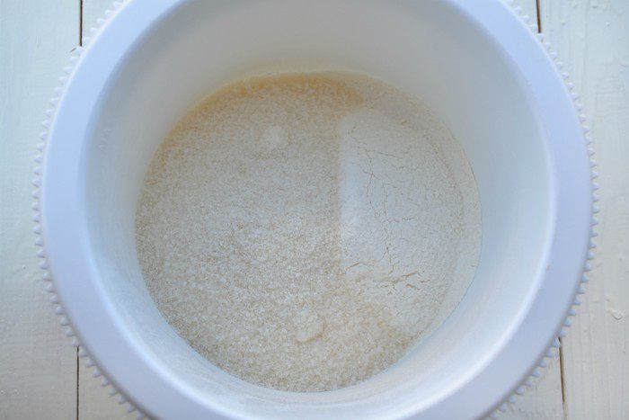 Влажный лимонный кекс