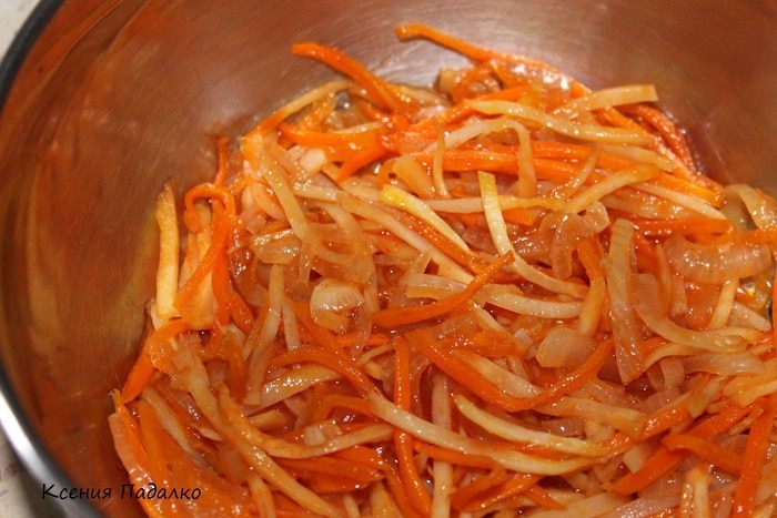 Голубая акула в овощах