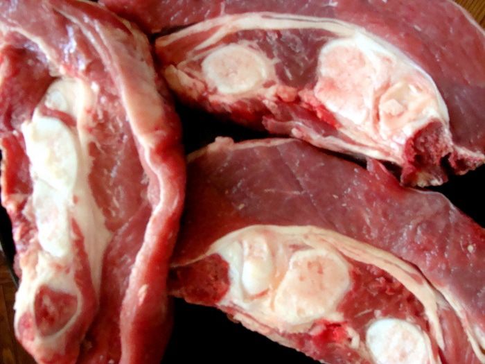 Суп-лечо с телячьей грудинкой