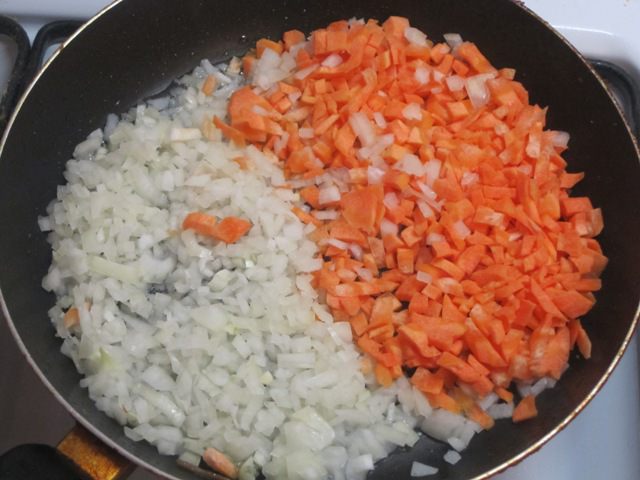 Соба с курицей и овощами