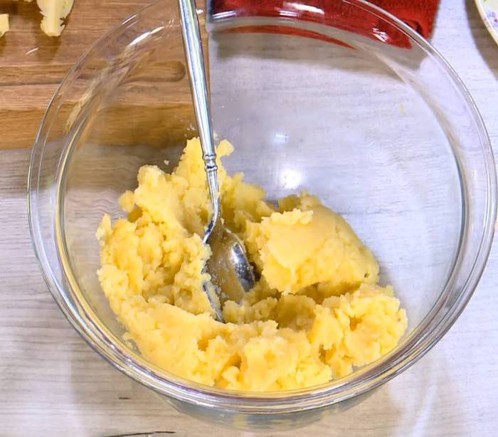 Запеканка из картофеля и брюссельской капусты 