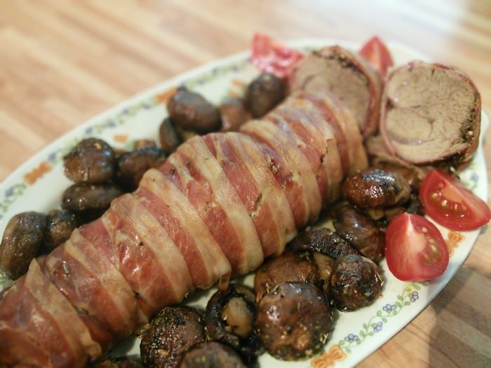 Свинина в шубке из сырокопченой ветчины