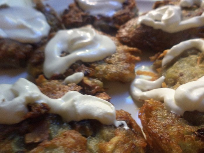 Картофельные драники с шампиньонами и кабачком