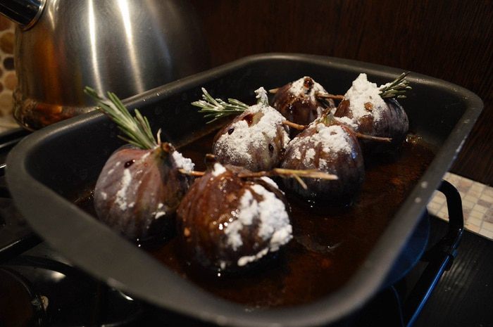 Шашлычки из инжира на розмарине 