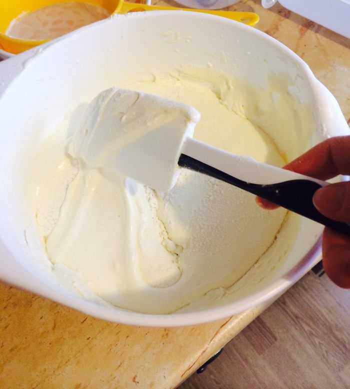 Бисквитный торт-рулет