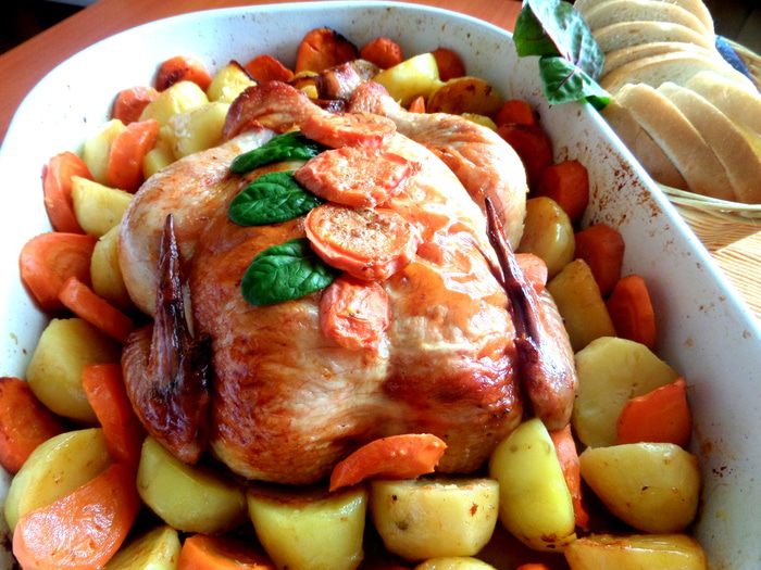 Курица с морковью и картофелем