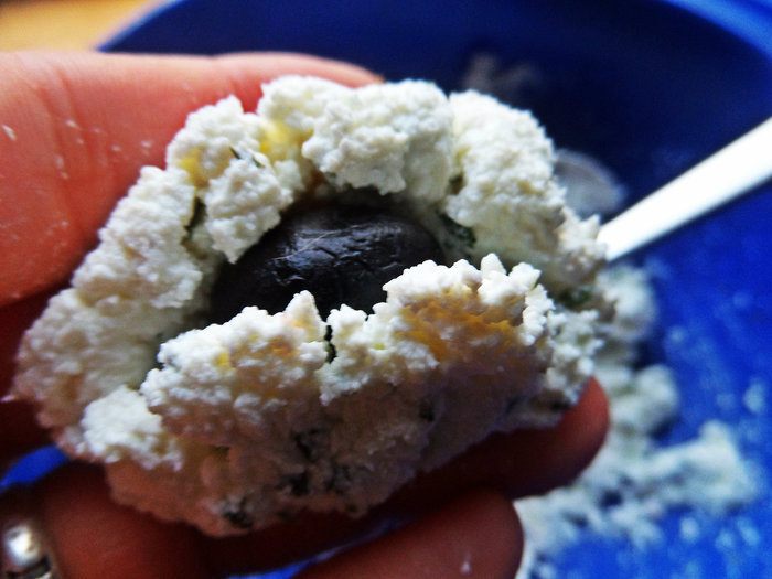 Салат морковный с творожными шариками