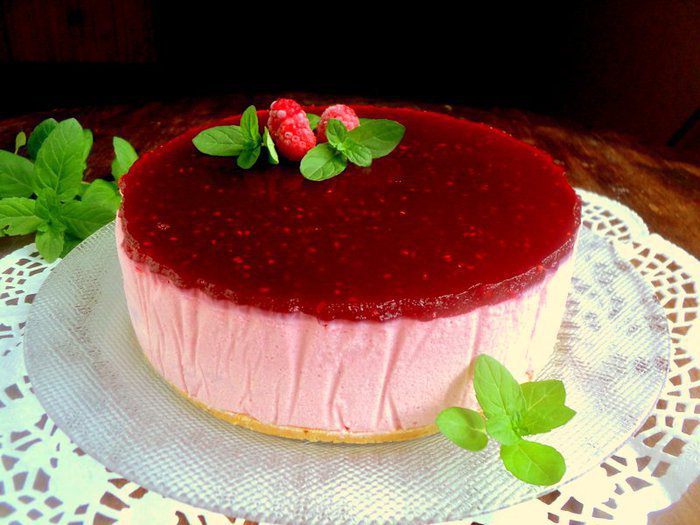 Торт-суфле с малиной