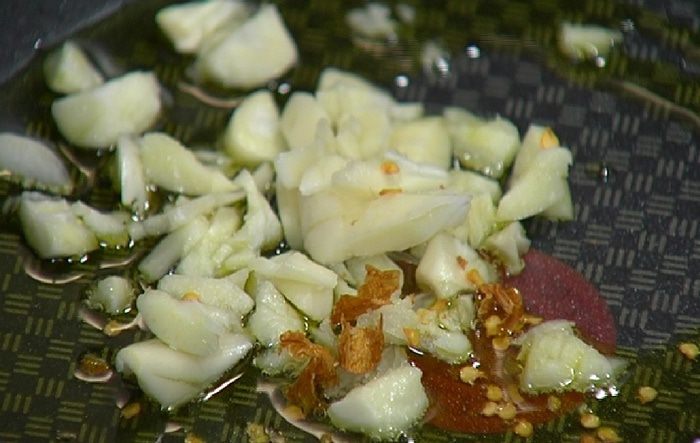 Паста с цукини, пеперончино и мятой