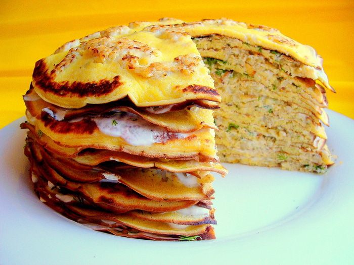 Пряные блины с припеком (рыбный торт)