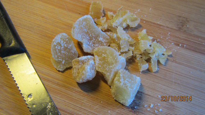 Пирог-перевертыш с грушей, клюквой и имбирем