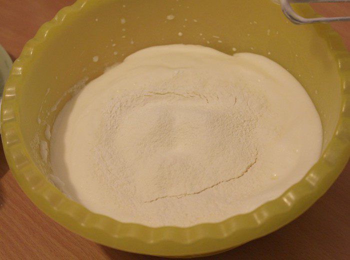 Карамельный кекс с  глазурью