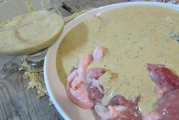 Шашлычки из курицы с абрикосами в арахисово-кокосовом маринаде
