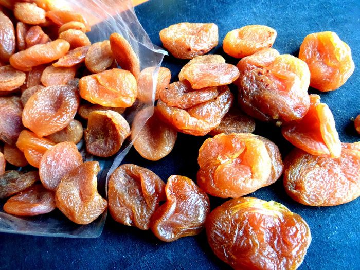 Сладкий суп с рисом, фруктами и ягодами