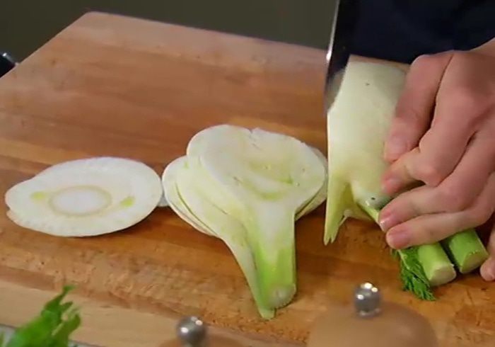 Салат из фенхеля и апельсина с заправкой из авокадо 