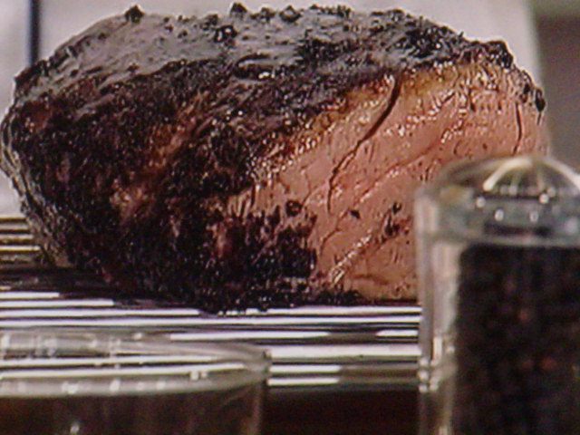 Филе говядины со спаржевым песто под соусом &amp;quot;Béarnaise&amp;quot;