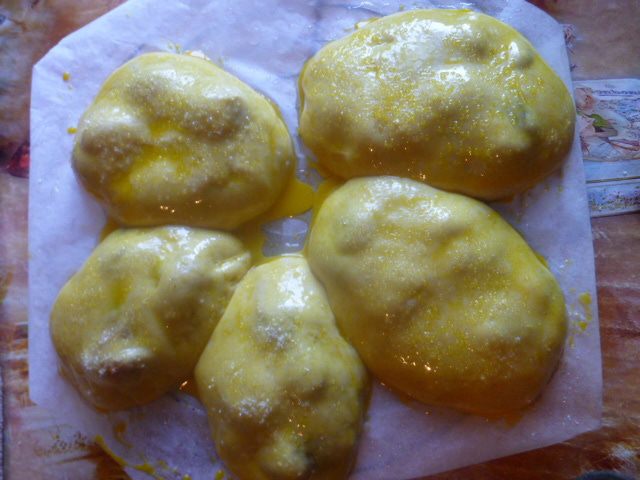 Сладкие булочки на закваске