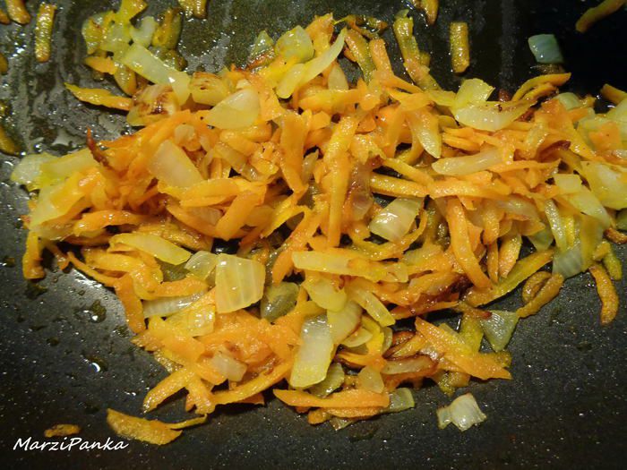 Фаршированные лодочки из цукини с двумя видами начинки