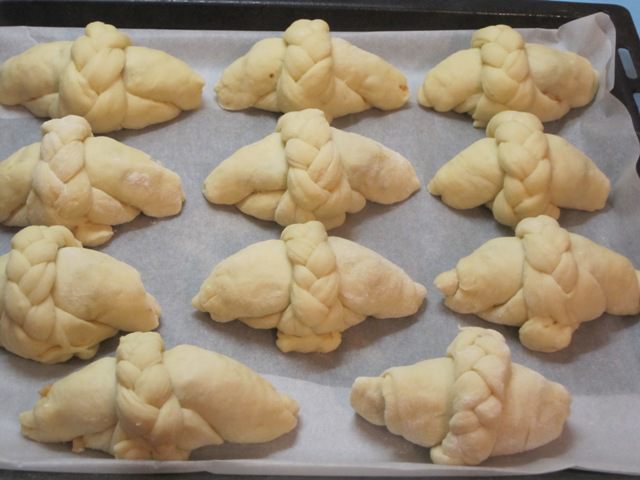 Булочки с начинкой из чернослива и яблок