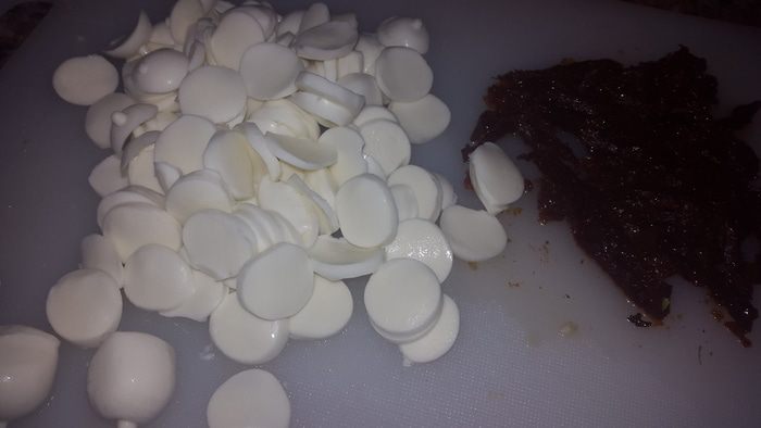 Картофель, запеченный с моцареллой, вялеными томатами и кунжутом