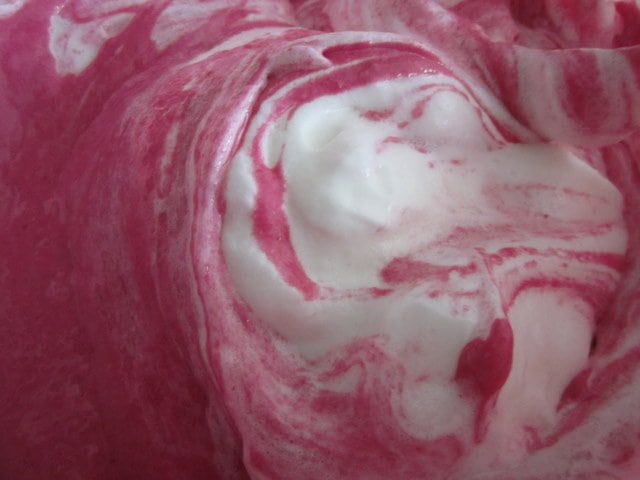 Два бисквита.