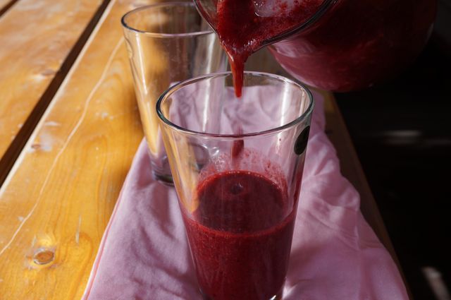 Ананасово-ягодный смузи