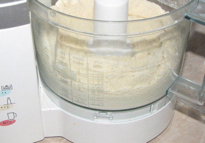 Пряный пирог с тыквой и орехами