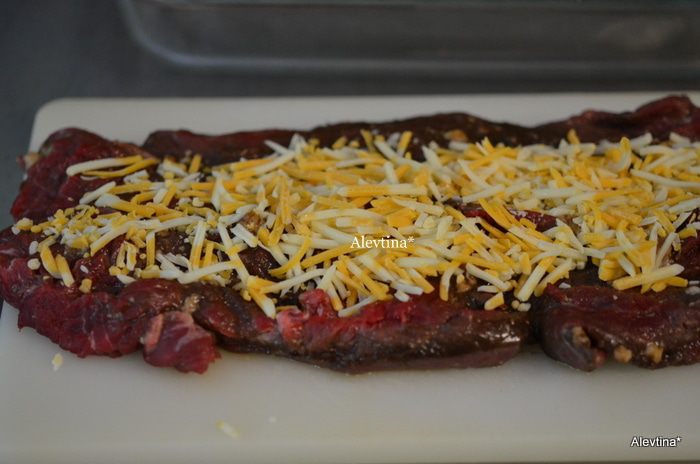 Говядина с сыром и сладким перцем