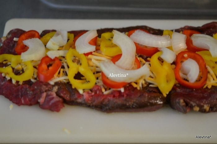 Говядина с сыром и сладким перцем