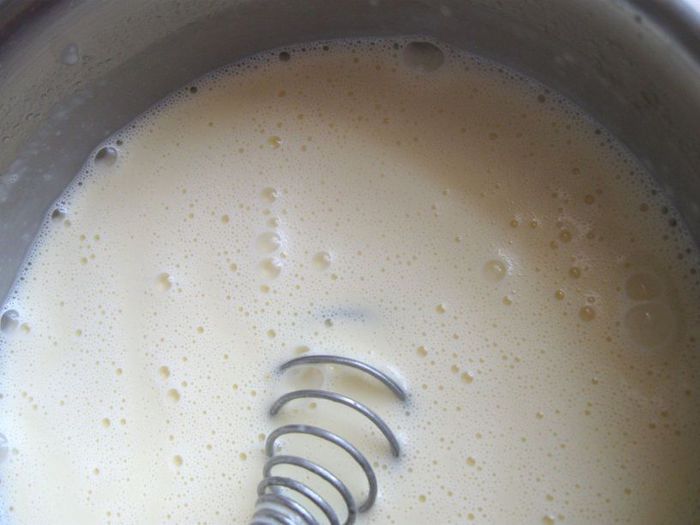 Ванильное мороженое и груша-пашот «Сладкая парочка»