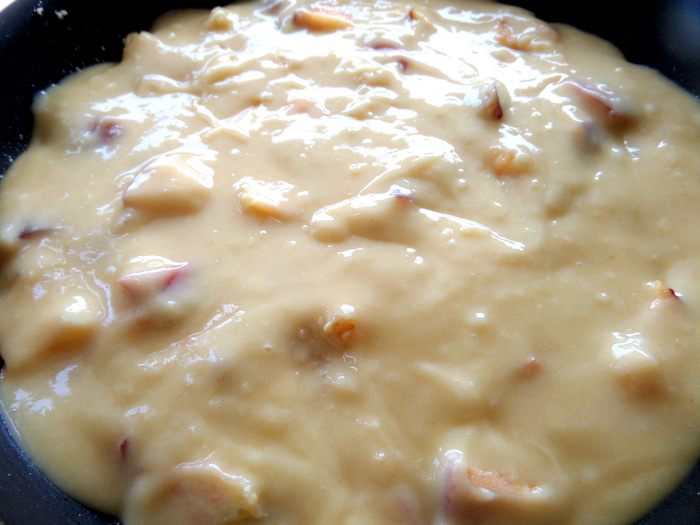 Шарлотка с нектаринами