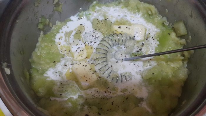 Мясные котлеты с гречкой и кабачковое пюре