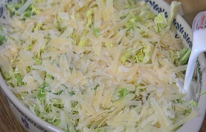 Савойская капуста, запеченная с сыром
