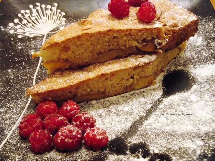 Французский кекс с персиками