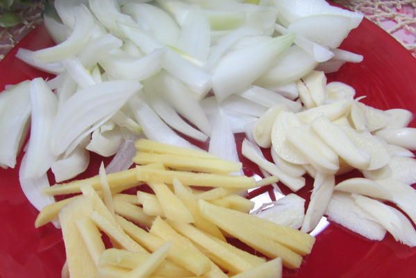 Свинина в имбирной заправке