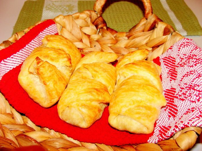 Теплый салат в &amp;quot;пеленках&amp;quot; из слоеного теста.