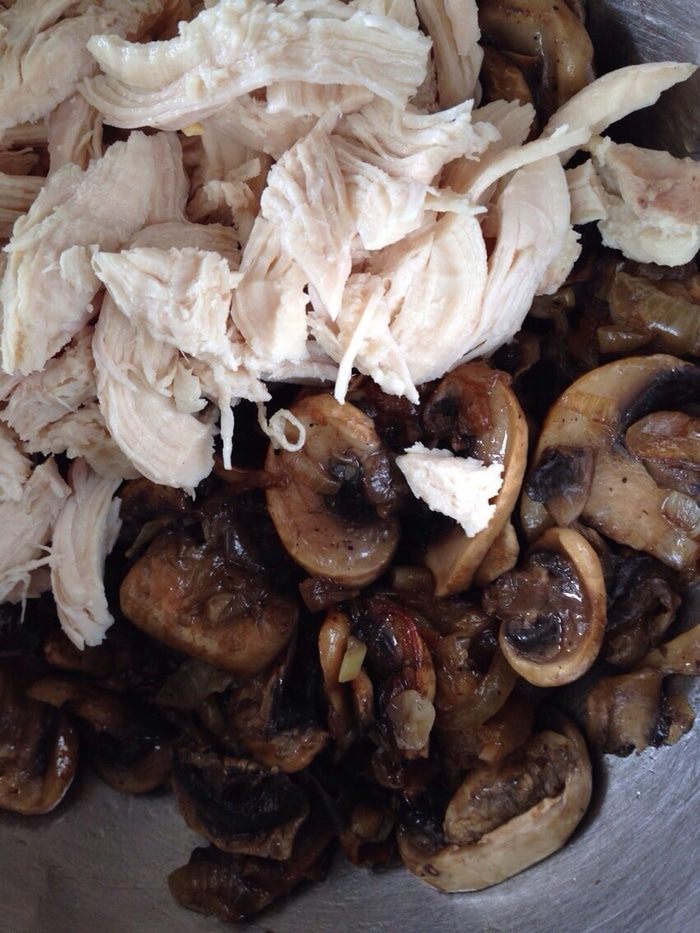 Турт с курицей и грибами (TOURTE AU POULET ET CHAMPIGNONS)