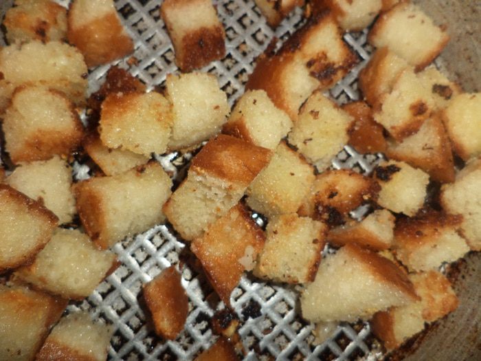 Тыквенный суп-пюре с чесночными сухариками