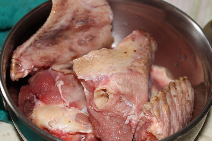 Тушеные крылья индейки