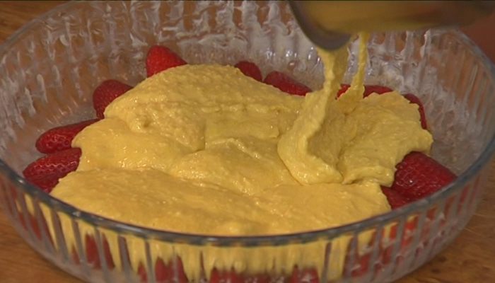 Миндальный торт с клубникой 