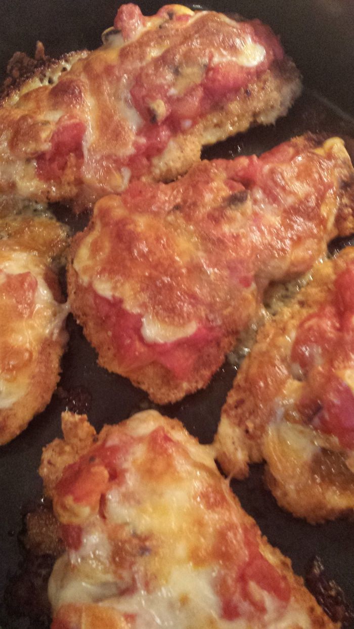 Куриная грудка с томатным соусом