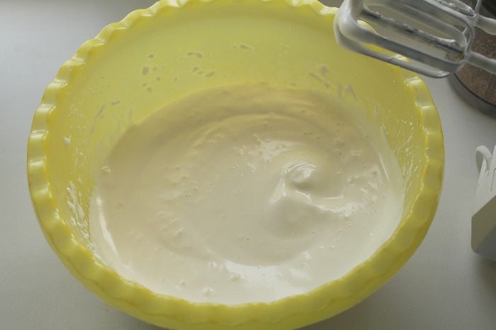 Пирог с ревнем и миндалем