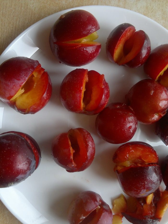 Вареники со сливами