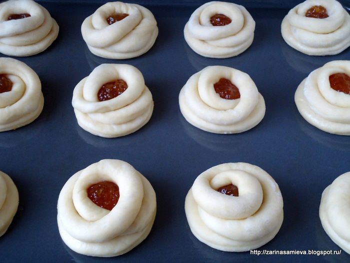 Булочки с апельсиновым джемом