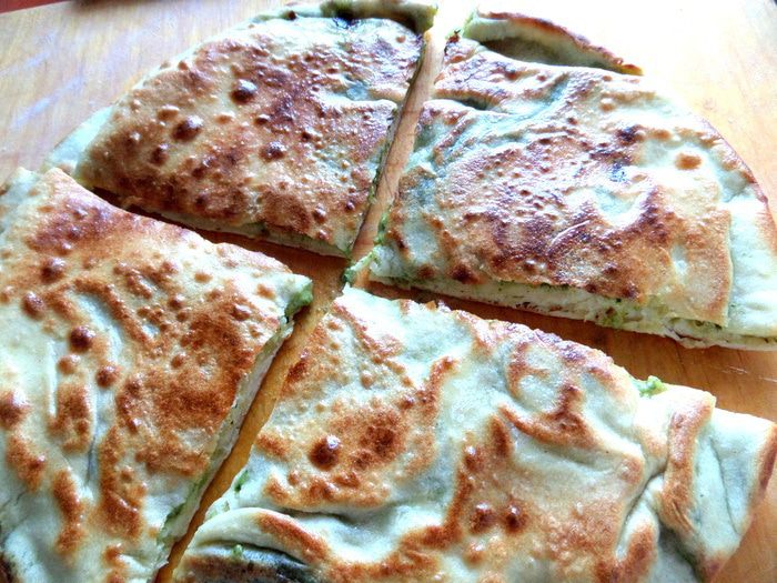 Хачапури со шпинатом и сыром