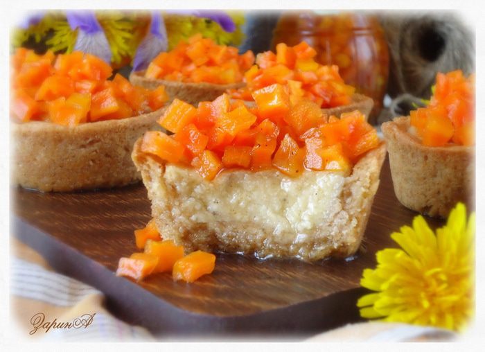 Корзинки из цельнозерновой муки с морковными цукатами